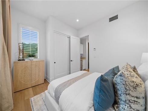 101  Lustro  , Irvine, CA