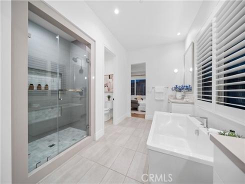 101  Lustro  , Irvine, CA