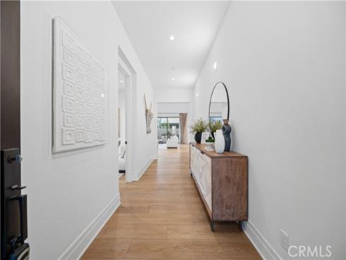 101  Lustro  , Irvine, CA