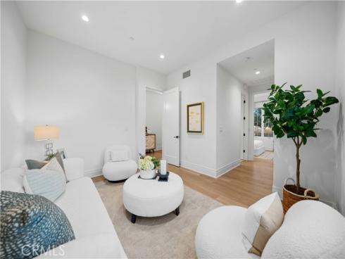 101  Lustro  , Irvine, CA