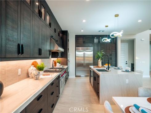 221  Stage  , Irvine, CA