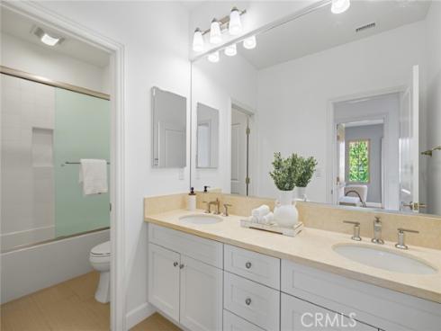 70 Livia , Irvine, CA