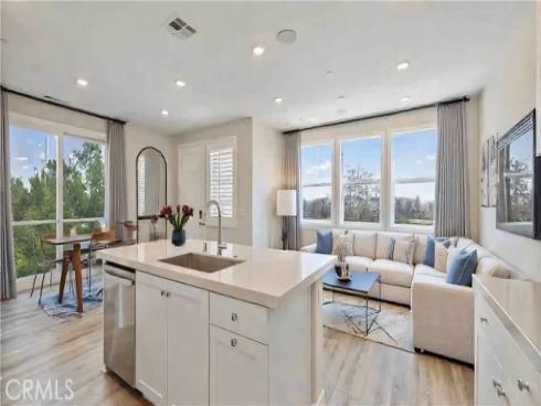 442  lobata  , Irvine, CA