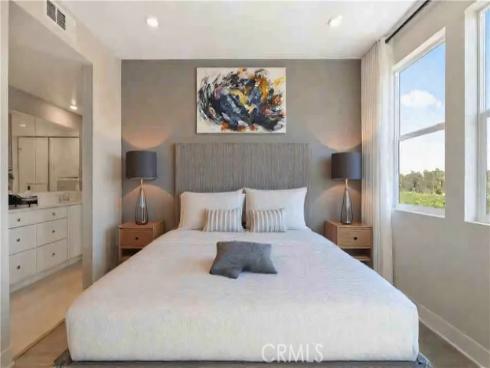 442  lobata  , Irvine, CA