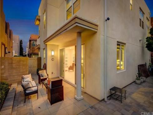 111  Newall  , Irvine, CA