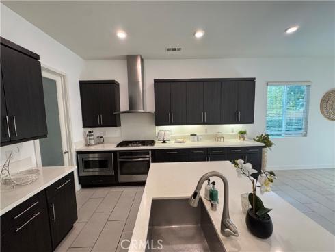 111  Newall  , Irvine, CA