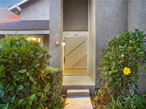 20  Sacramento  , Irvine, CA