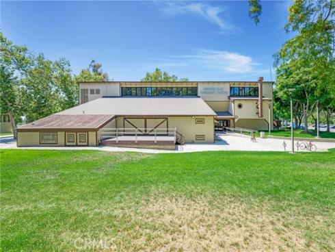 20  Sacramento  , Irvine, CA