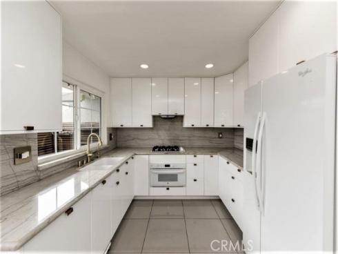 53 Oxford 14 , Irvine, CA