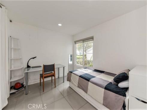 53 Oxford 14 , Irvine, CA