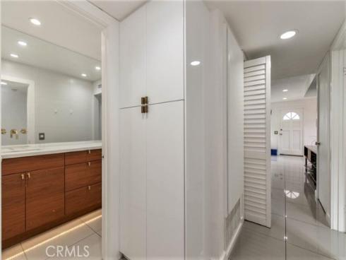 53 Oxford 14 , Irvine, CA