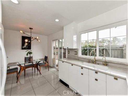 53 Oxford 14 , Irvine, CA