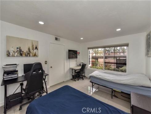 53 Oxford 14 , Irvine, CA