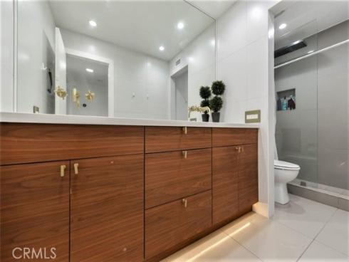 53 Oxford 14 , Irvine, CA