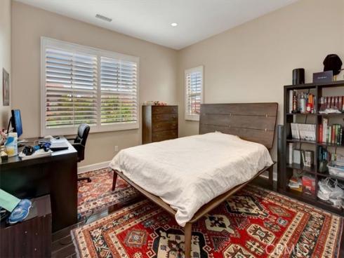 27  Looking Glass  , Irvine, CA