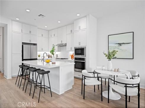 319  Novel  , Irvine, CA