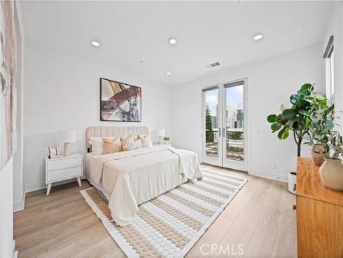 319  Novel  , Irvine, CA