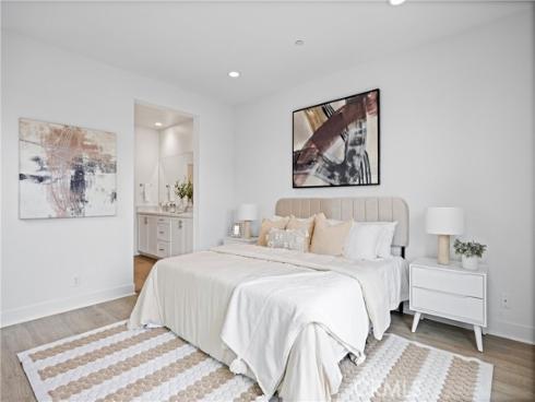 319  Novel  , Irvine, CA