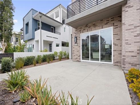 319  Novel  , Irvine, CA