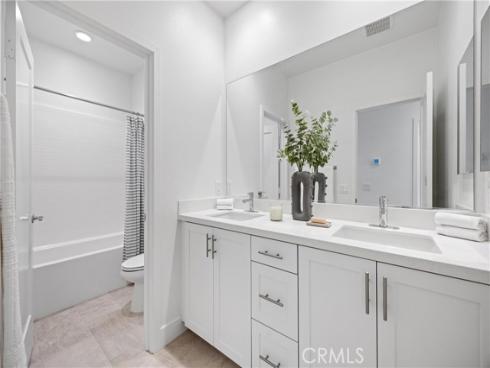 319  Novel  , Irvine, CA