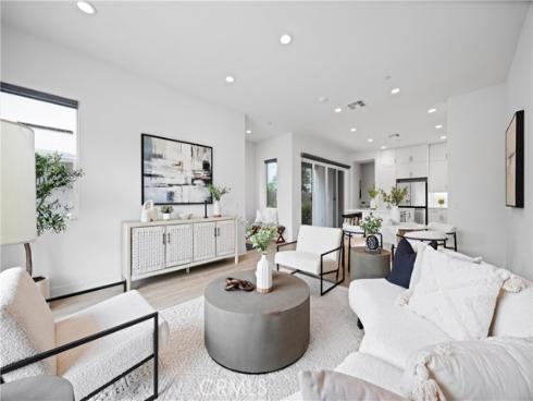 319  Novel  , Irvine, CA