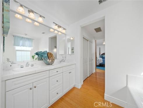 40  Waterspout  , Irvine, CA