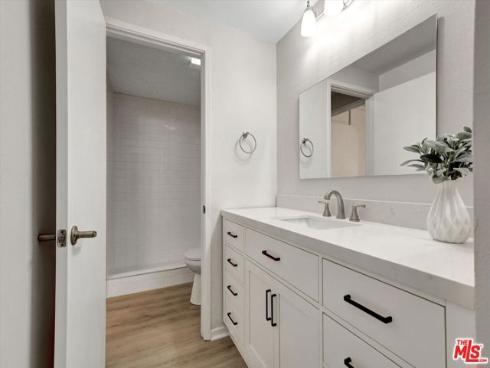 82  Eagle  43 , Irvine, CA