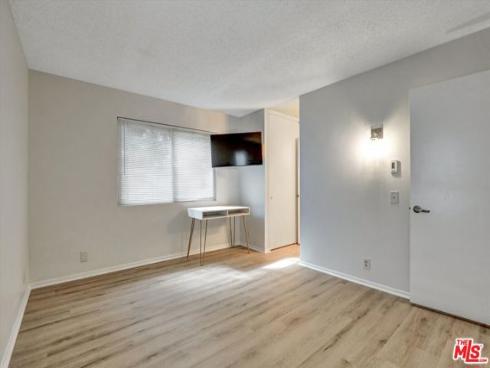 82  Eagle  43 , Irvine, CA