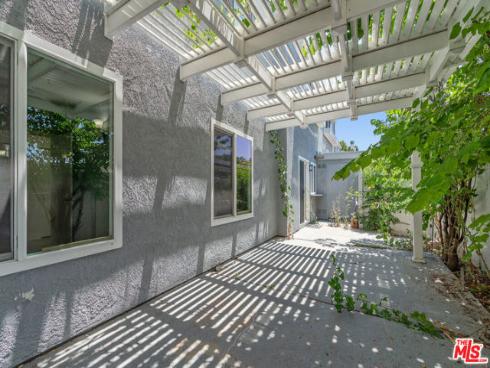 46  Eagle  , Irvine, CA