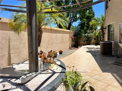 10 Laconia , Irvine, CA