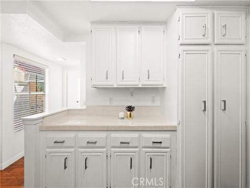 16  Wellesley  2 , Irvine, CA