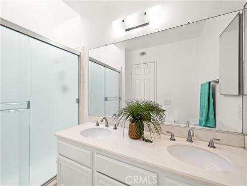 16  Wellesley  2 , Irvine, CA