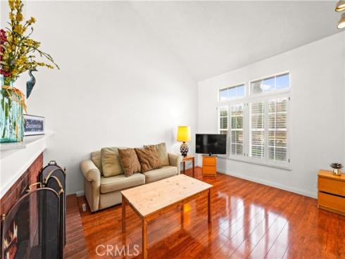 16  Wellesley  2 , Irvine, CA