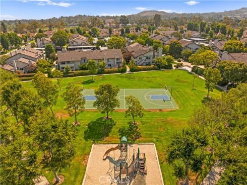 16  Wellesley  2 , Irvine, CA