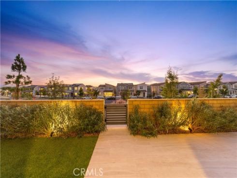 270 Sora , Irvine, CA