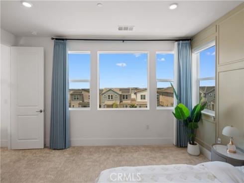270 Sora , Irvine, CA