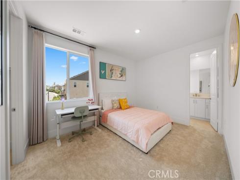 270 Sora , Irvine, CA