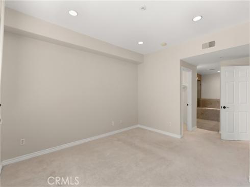 2243  Martin  217 , Irvine, CA