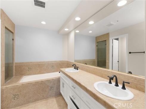 2243  Martin  217 , Irvine, CA