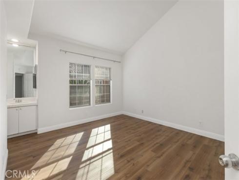 10 Bettoni Aisle , Irvine, CA