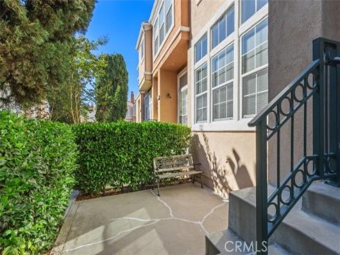 10 Bettoni Aisle , Irvine, CA