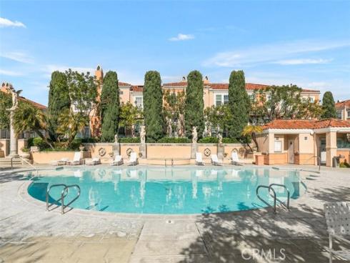 10 Bettoni Aisle , Irvine, CA