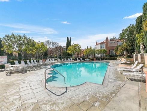 10 Bettoni Aisle , Irvine, CA