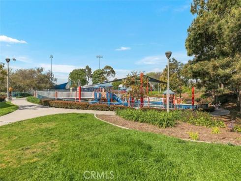 10 Bettoni Aisle , Irvine, CA