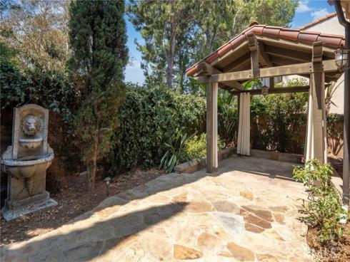 26 Secret Gdn , Irvine, CA