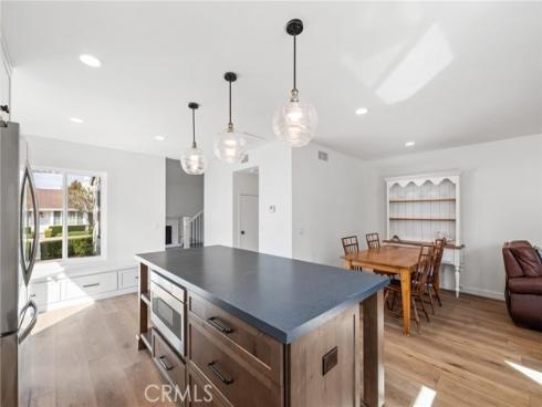 22  Silkleaf  , Irvine, CA