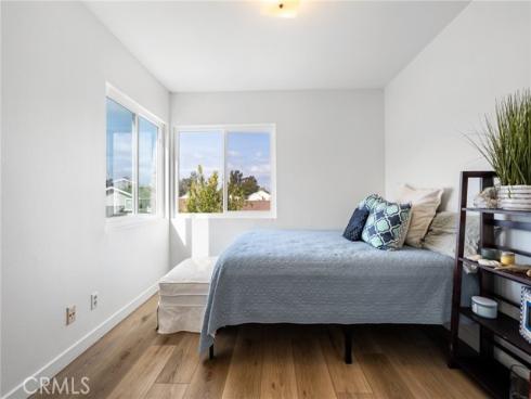 22  Silkleaf  , Irvine, CA