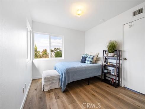 22  Silkleaf  , Irvine, CA