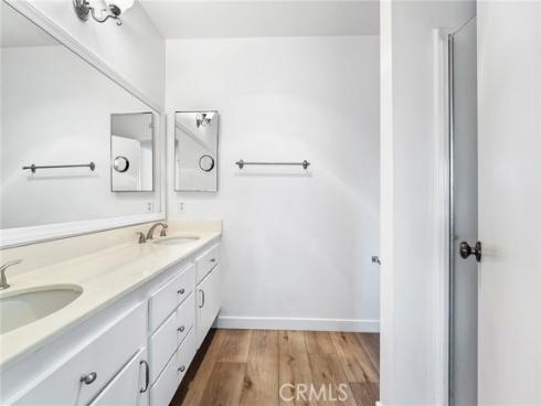 22  Silkleaf  , Irvine, CA