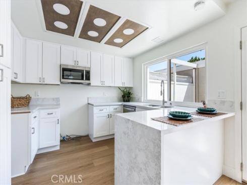 4  Wintergreen  4 , Irvine, CA